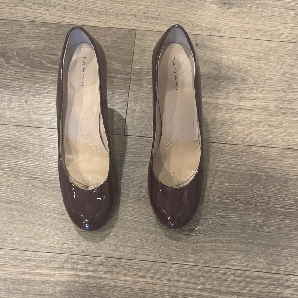 Tahari Women's Deep Burgundy Heels